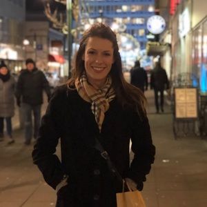 Meet your Posher, Lauren